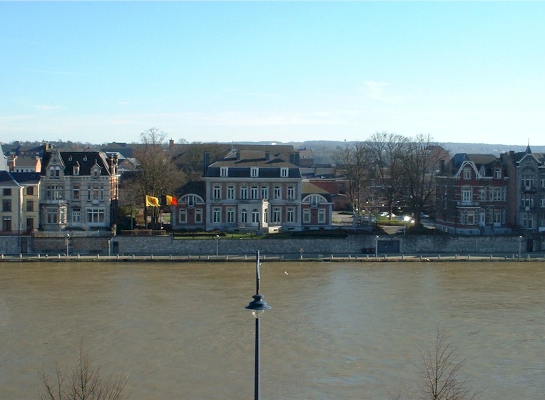 Namur, l'Elysette, rsidence du gouvernement wallon, au bord de la Meuse (Photo Marie-Anne Delahaut, Institut Jules-Destre)